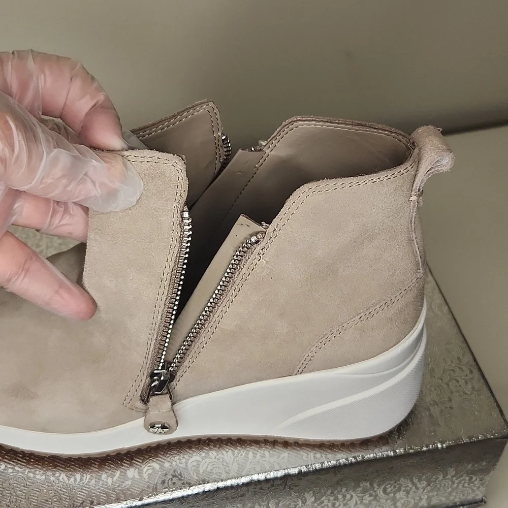 ALEX MARIE WOMEN'S CAMEL ANKLE BOOTS. SIZE 9.5 - Picture 3 of 11